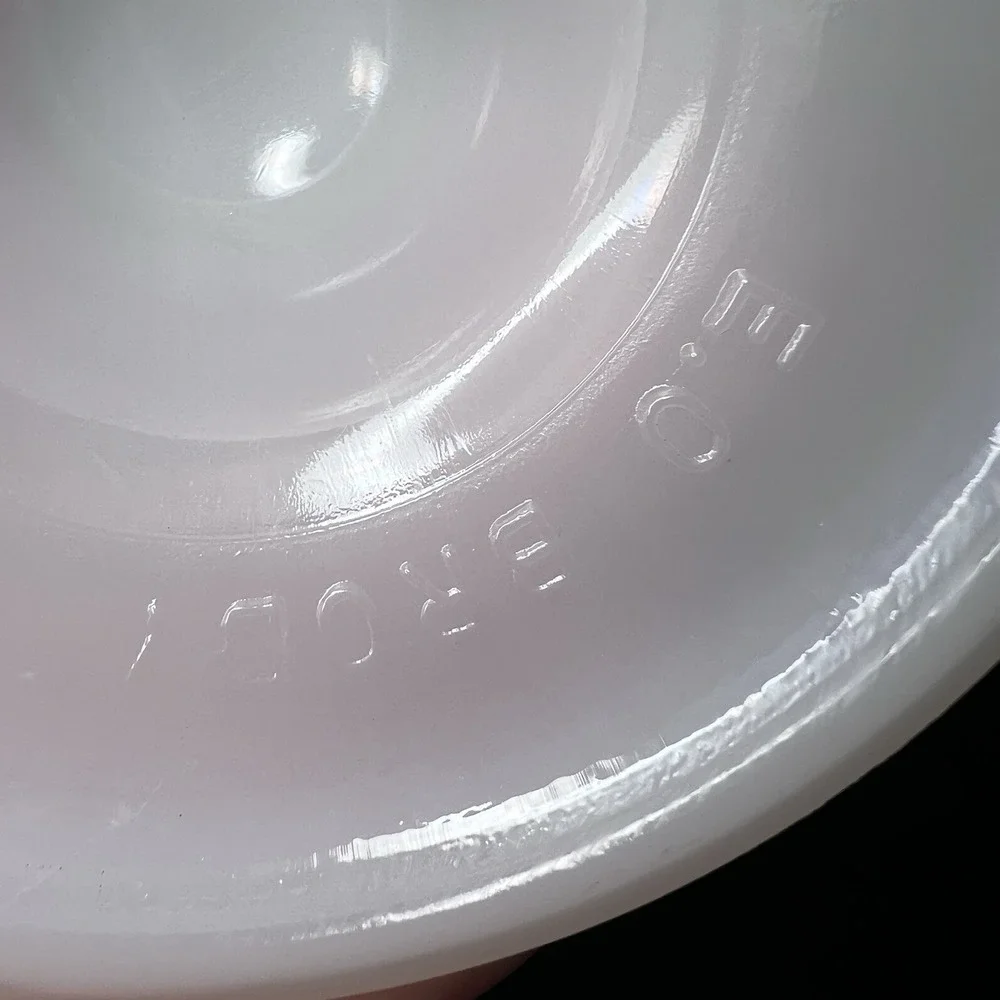 Vintage‎ E.O. Brody Co. Ribbed Milk Glass Pedestal Vase M3000 6.75